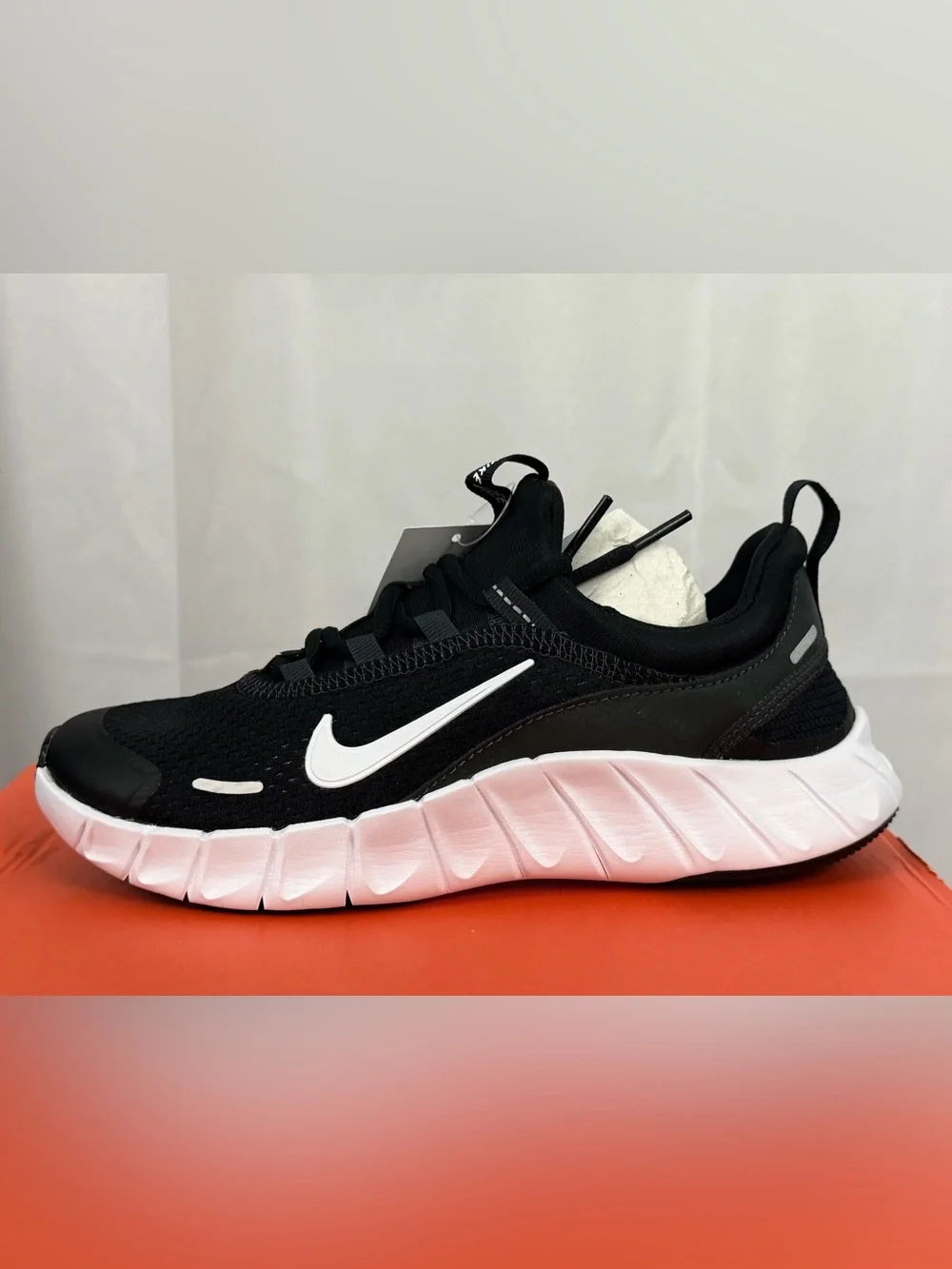 Nike Big Kids Nike Free Ride Black/White  Running Shoes 4.5 Youth NWT & Box